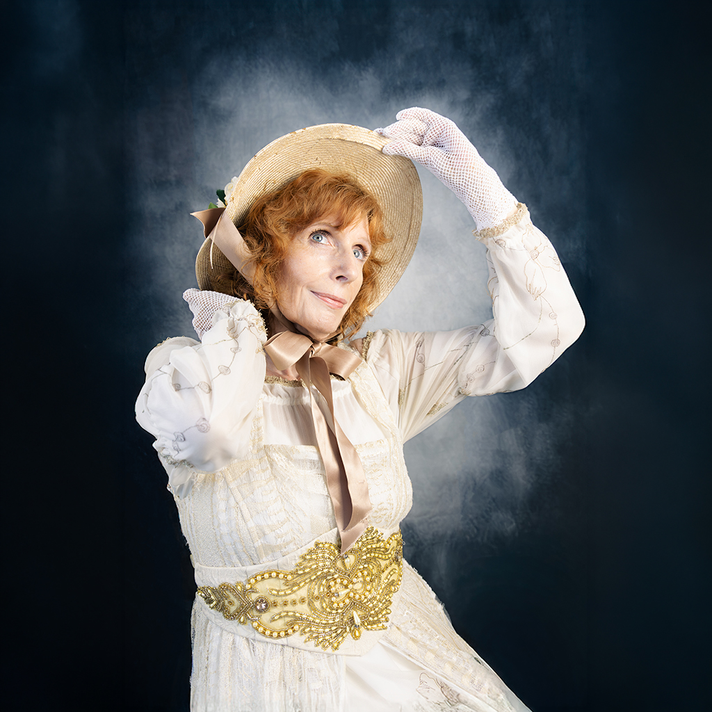 Portrait historique d’une femme habillée en tenue victorienne réalisé en studio près d’Antoing, en Belgique.